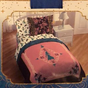 Disney Aladdin twin quilt and sham